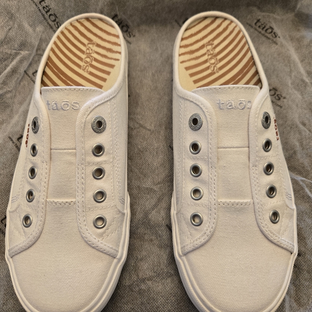 Women's Taos EZ Soul Canvas Shoes Sz 9.5.